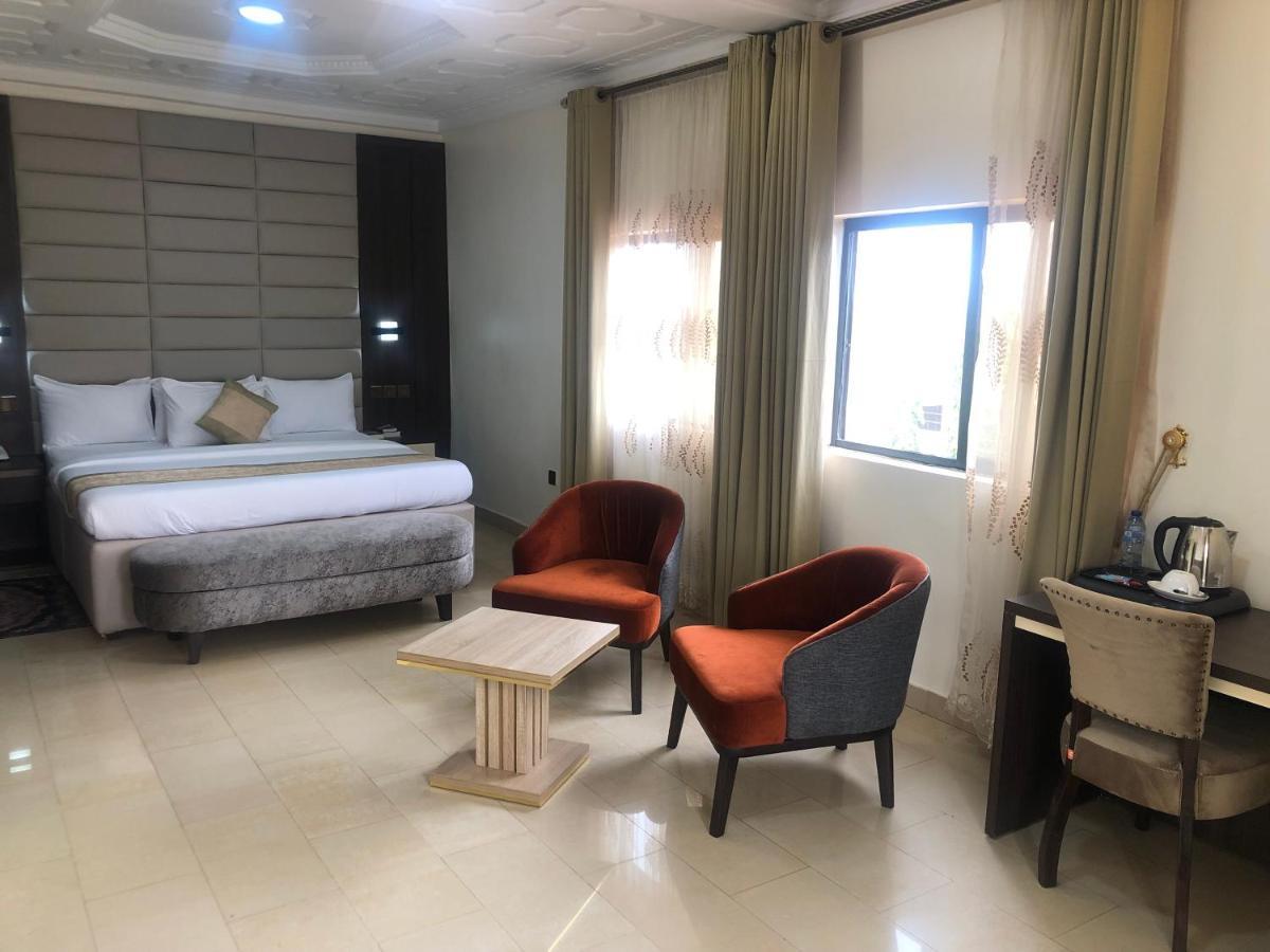 Roban Hotels Limited Енугу Екстериор снимка