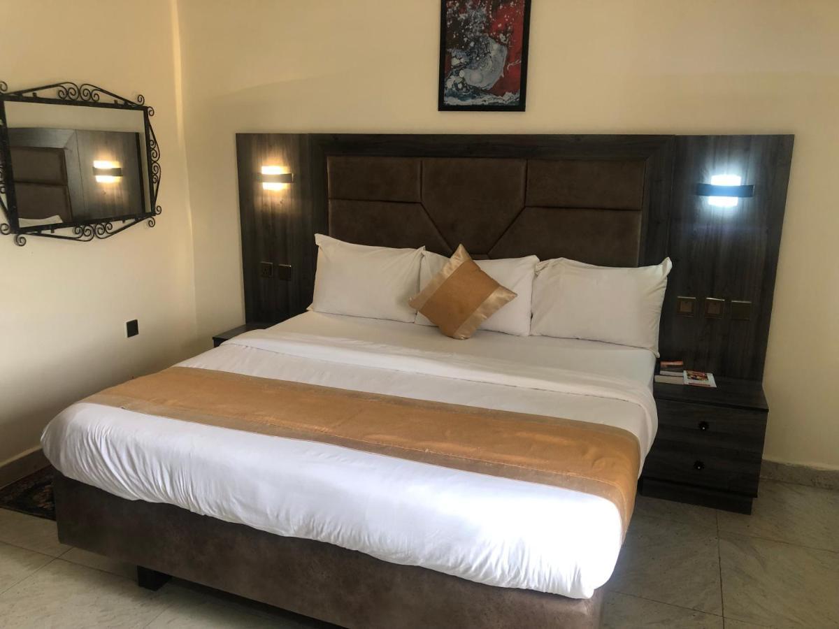 Roban Hotels Limited Енугу Екстериор снимка