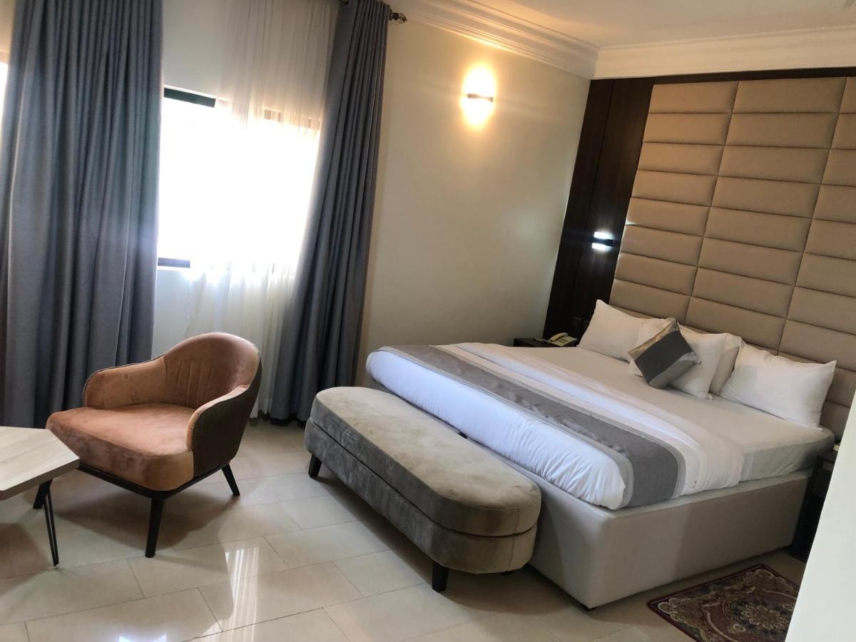 Roban Hotels Limited Енугу Екстериор снимка