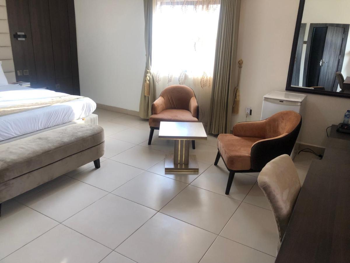 Roban Hotels Limited Енугу Екстериор снимка