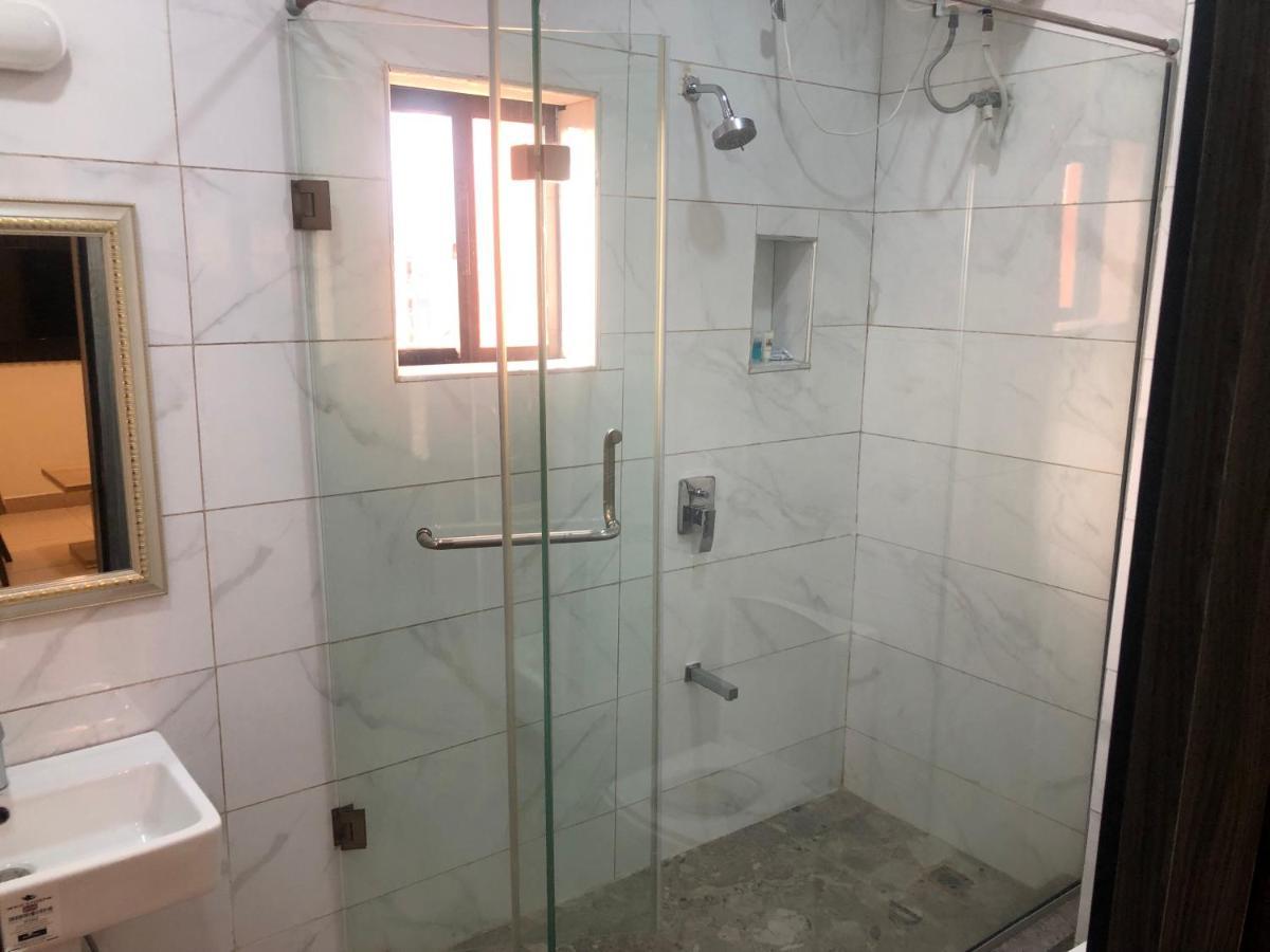 Roban Hotels Limited Енугу Екстериор снимка
