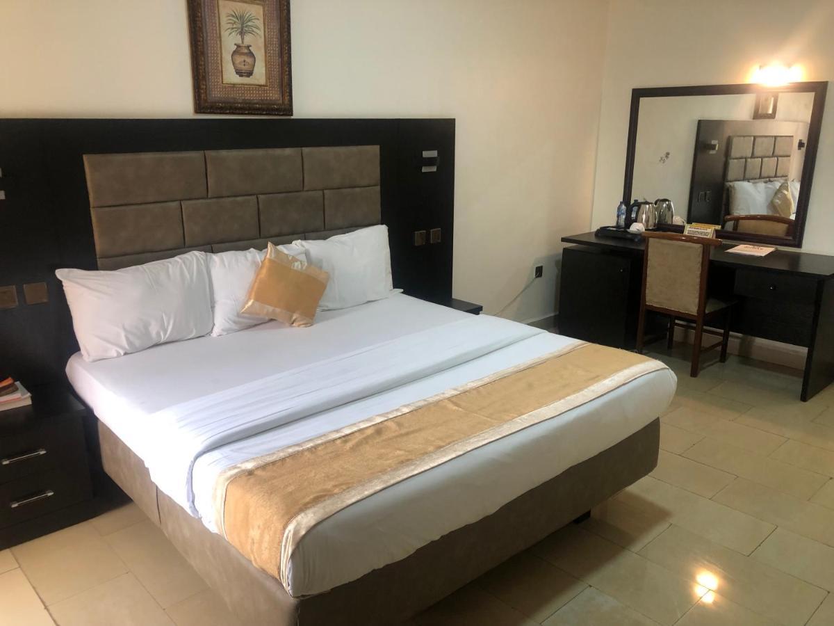 Roban Hotels Limited Енугу Екстериор снимка
