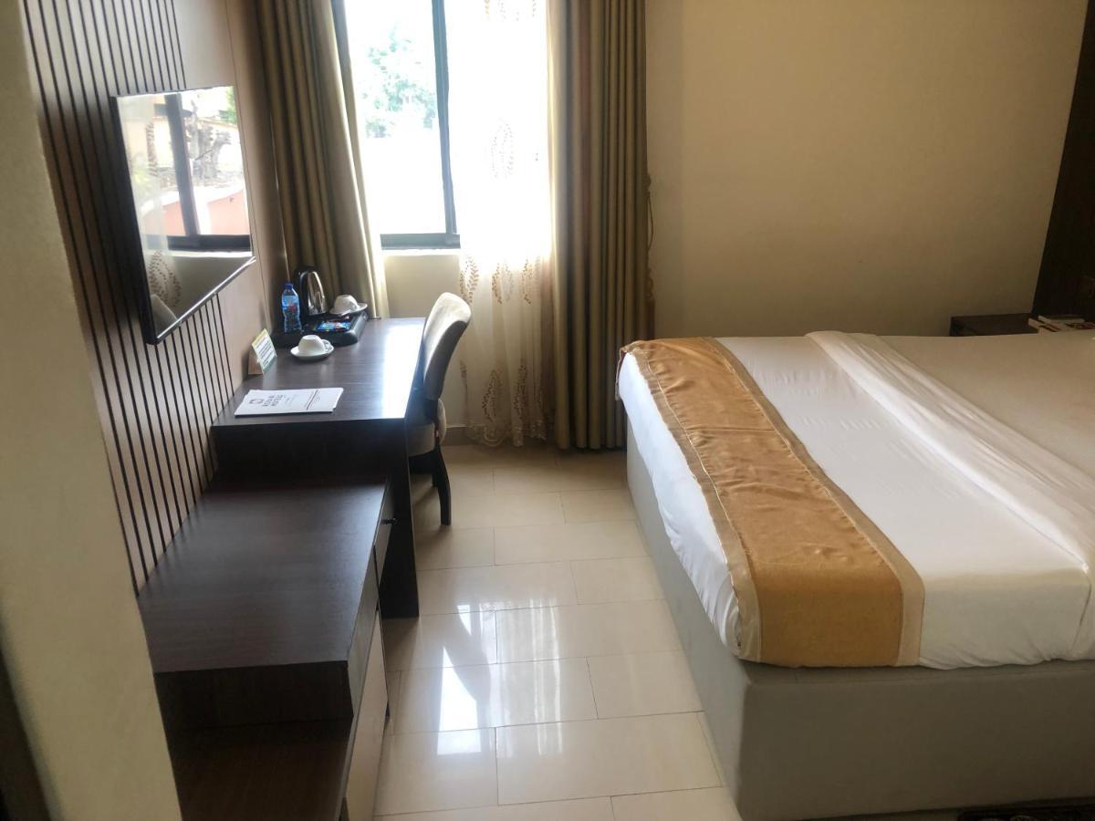 Roban Hotels Limited Енугу Екстериор снимка