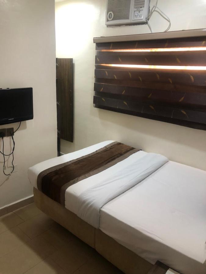 Roban Hotels Limited Енугу Екстериор снимка
