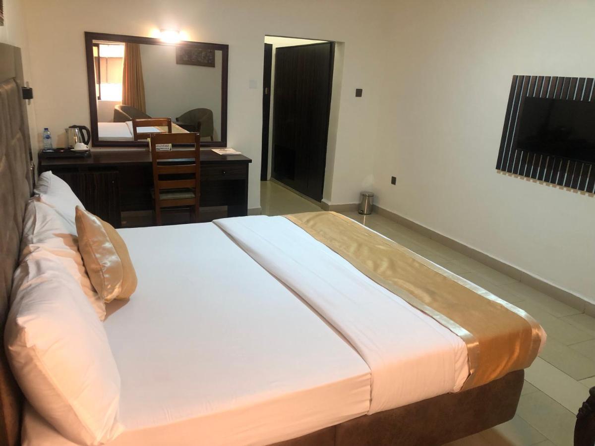 Roban Hotels Limited Енугу Екстериор снимка
